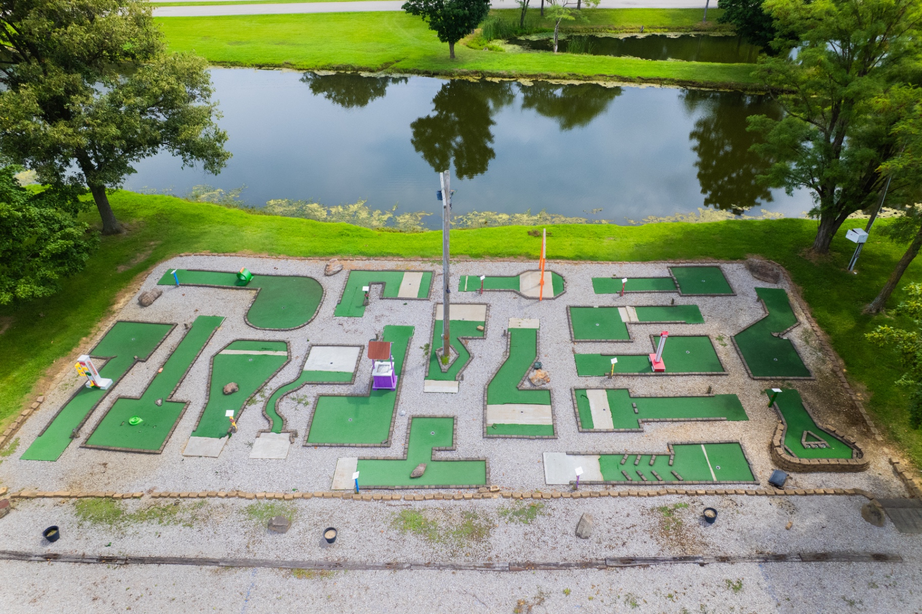 Mini golf course